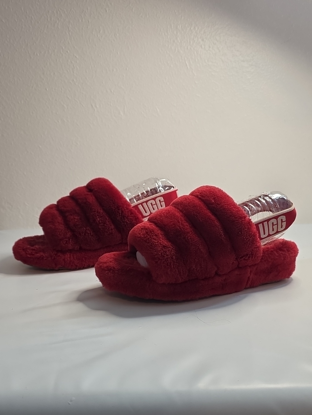 UGG YEAH FLUFF SLIDE IN RED RIBBON COLORWAY SLINGBACK STYLE LADIES 7 VGUC CUTE